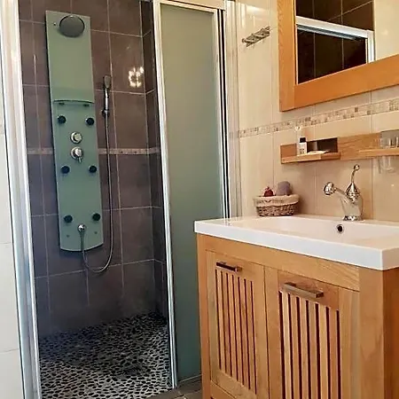 Le Domaine De Bellevue Bed & Breakfast Tanzac