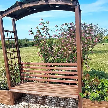 Le Domaine De Bellevue Bed & Breakfast Tanzac