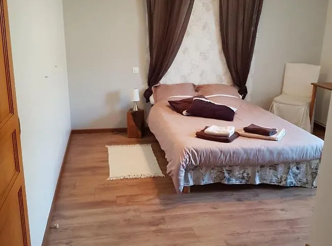 Le Domaine De Bellevue Bed and Breakfast